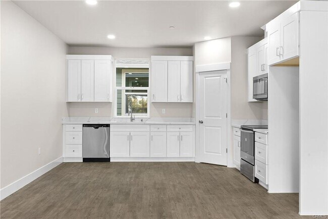 Foto del edificio - Brand New, Great Two Bedroom Home on The R...