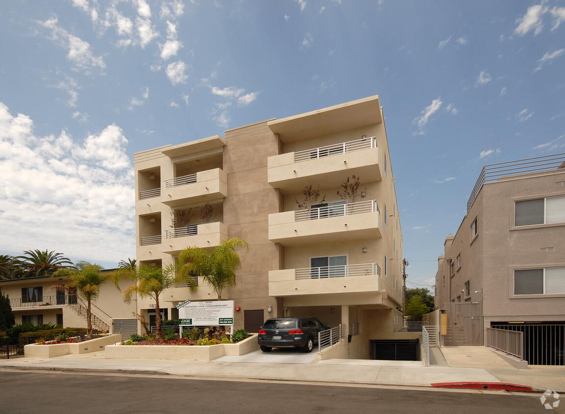 Foto del edificio - 11831 Avon Way
