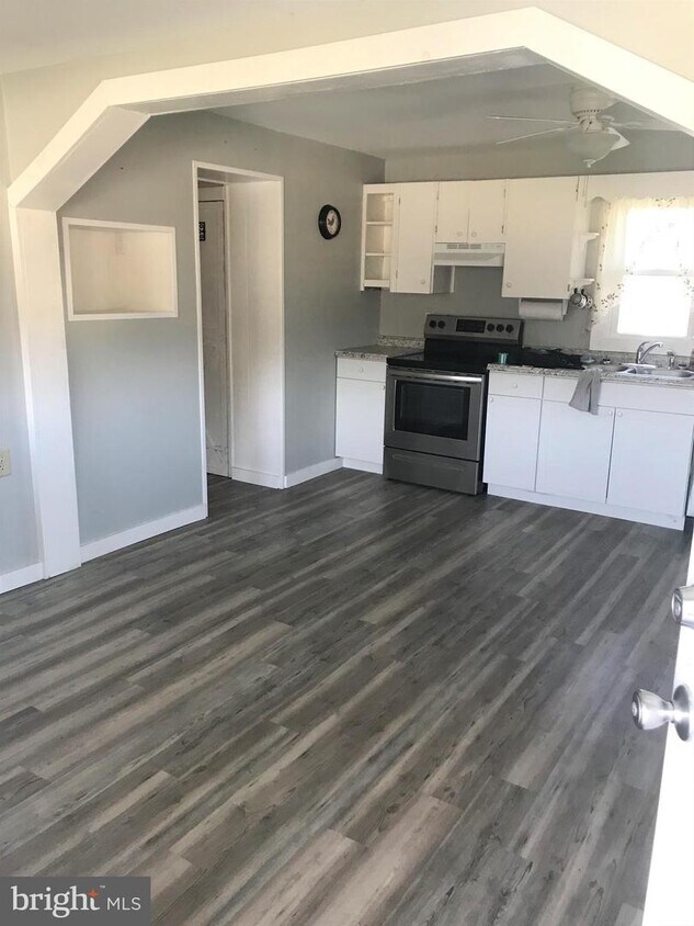 Foto principal - 8241 Tomstown Rd