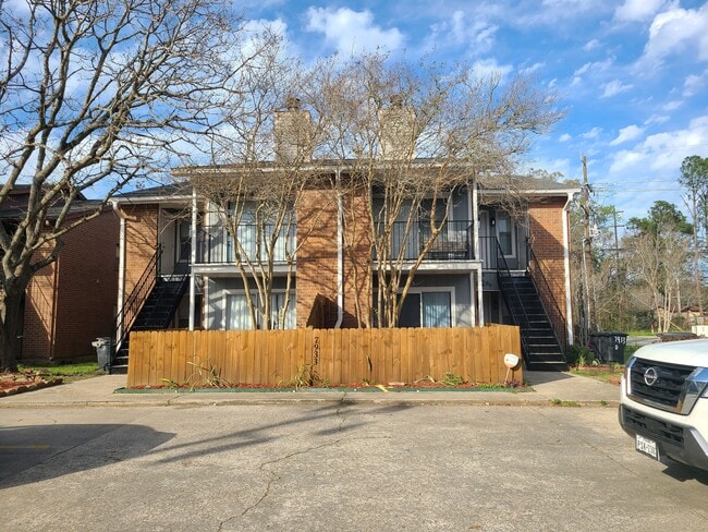 Front 4 Plex - 7933 Bles Ave