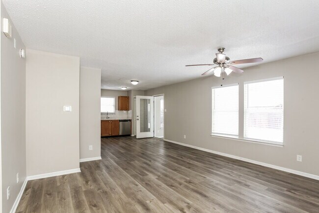 Building Photo - 9117 Cherry Grove Ct