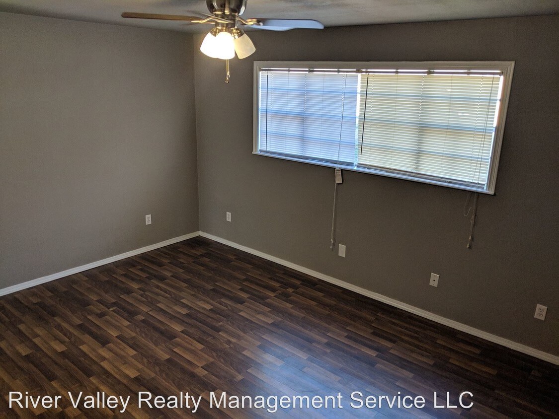 Foto principal - 319 W 19th St