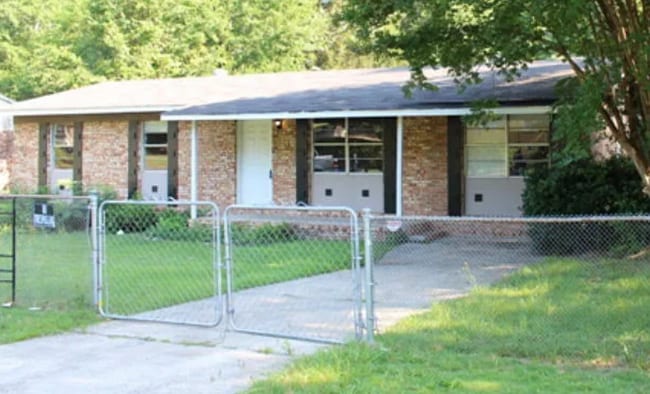 Building Photo - 1831 Emerson Ave