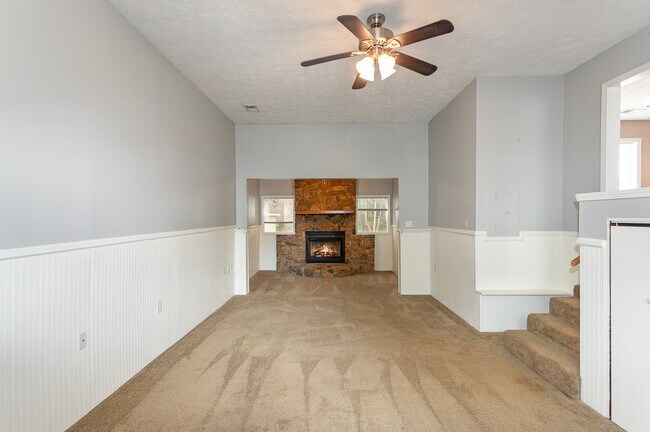 Building Photo - 1019 Willowbank Dr