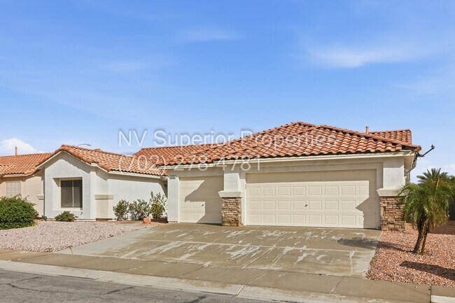 Foto del edificio - NW!! Single Story!!! 3 Car Garage!!  2 Masters!!! Low Maintenance desert landscape front yard!!  ...