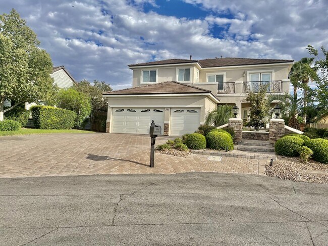 Foto del edificio - Luxurious 5-Bed, 4-Bath Fully Furnished Home in Henderson-