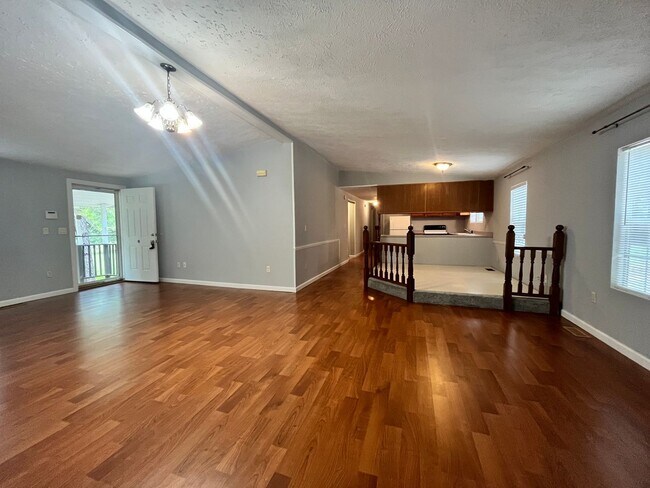 Foto del edificio - Spacious 3BR Home in Franklinton