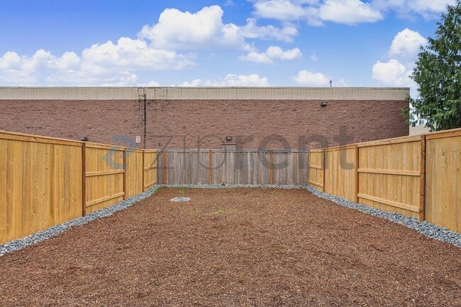 Building Photo - Unit