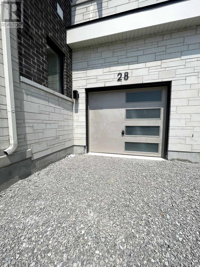 Building Photo - 28 Vinewood Cres