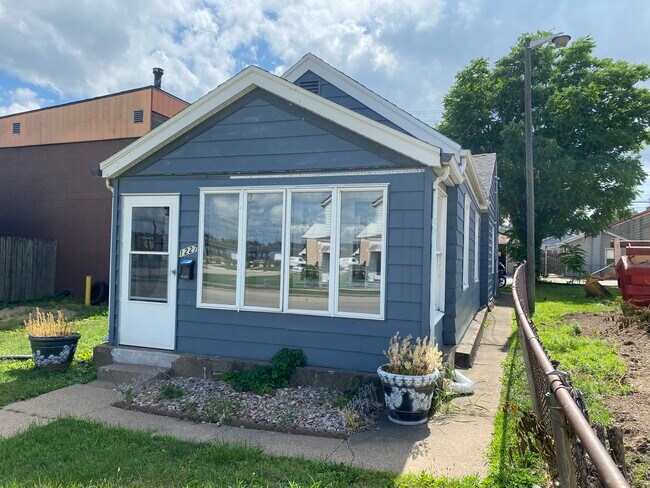 Foto del edificio - 1227 Elm St