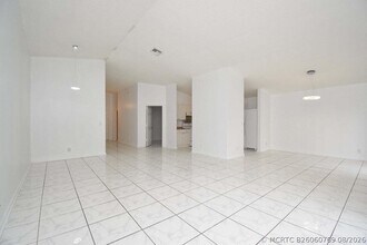 Building Photo - 1456 Waterway Cove Dr