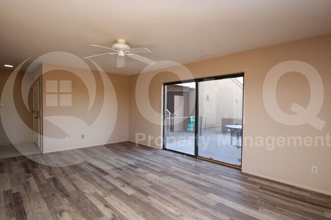 Building Photo - 13263 N Vandalia Dr