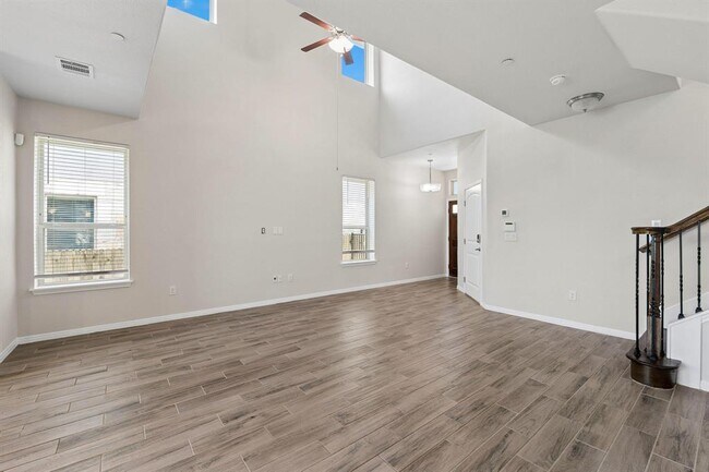 Foto del edificio - 3240 E Whitestone Blvd