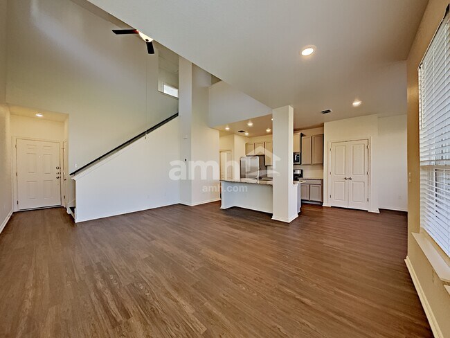 Building Photo - 2721 Meadowood Heights