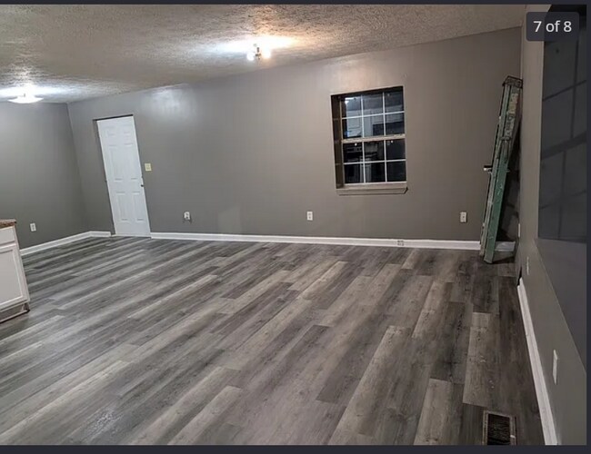 Foto del edificio - 1769 Teamon Rd