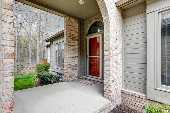 Building Photo - 47300 Cider Mill Dr