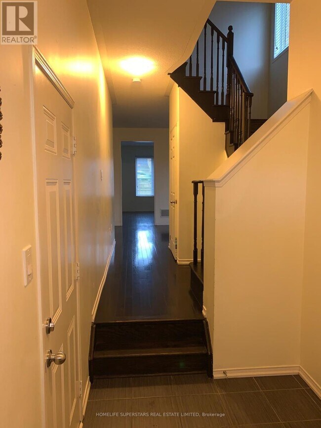 Building Photo - 72 Loftsmoor Dr
