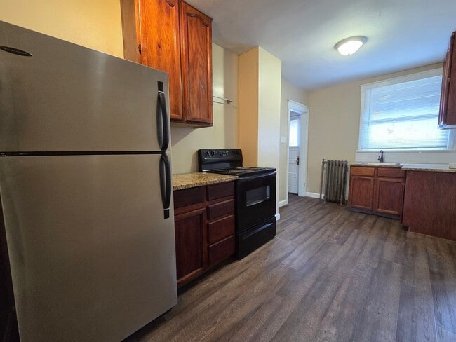 Building Photo - Ogden TriPlex