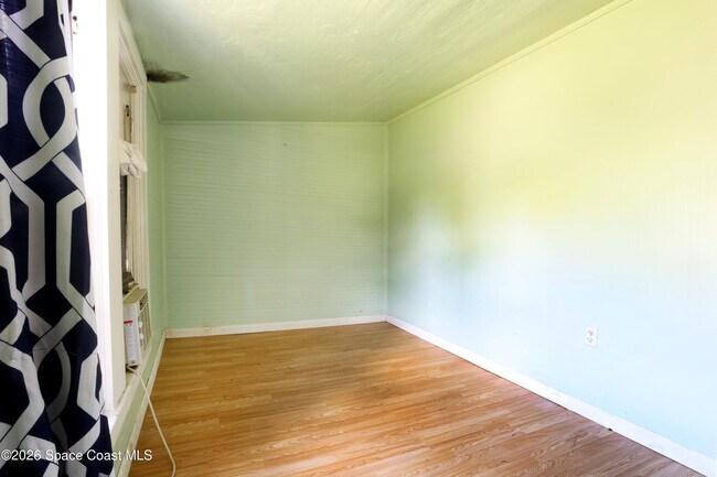 Foto del edificio - 317 Pineda St