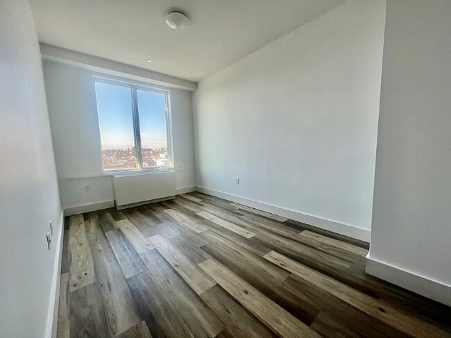 Foto del edificio - 2433 Pitkin Ave