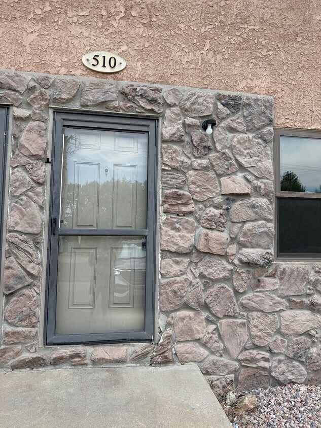 Primary Photo - Two Bedroom, One and Half Bathroom Townhouse!