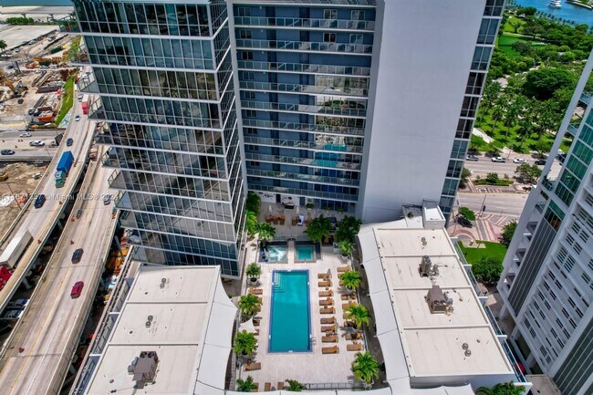 Foto del edificio - 1100 Biscayne Blvd