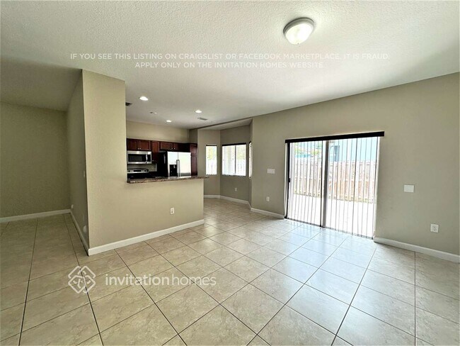 Building Photo - 2233 SW 147 Path