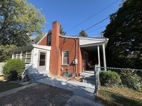 Building Photo - 14969 Ridge Rd