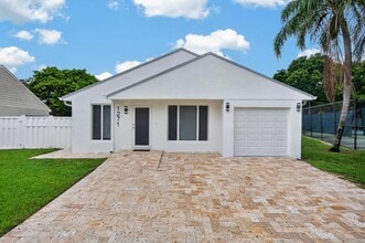 Building Photo - 1271 SW 85th Terrace