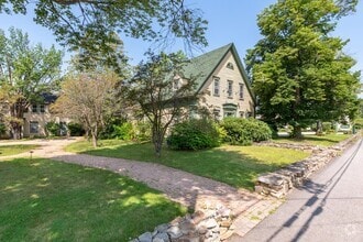Building Photo - 394 Union Ave