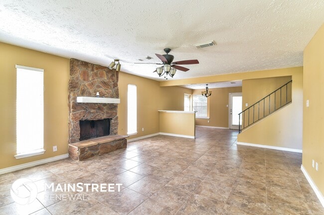 Building Photo - 14815 Oak Pines Dr