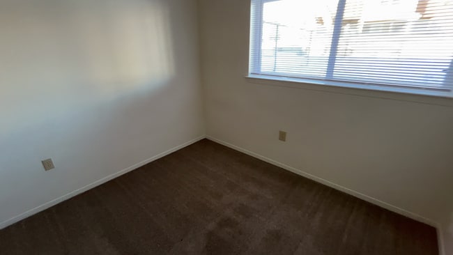 Foto del edificio - 284 Dunn Ct