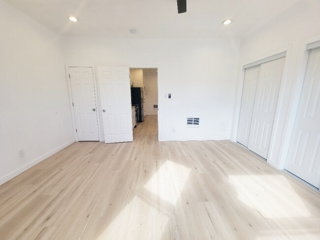 Building Photo - 5813 Market St