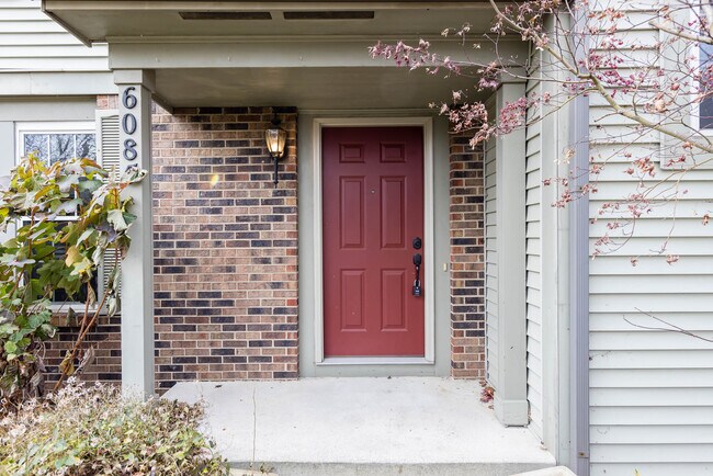 Foto del edificio - 6085 Tara Hill Dr