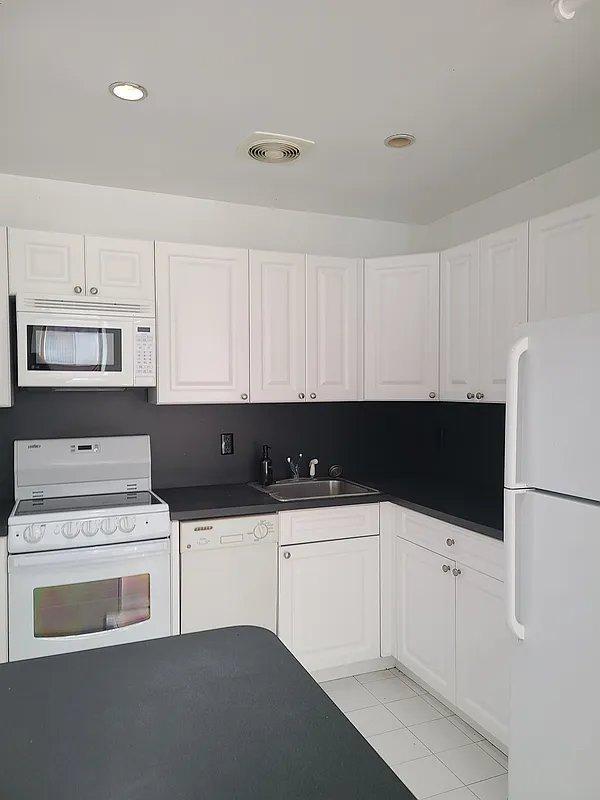 Foto del edificio - 1 bedroom in New York NY 10019