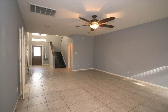 Foto del edificio - 310 Cheddington Dr