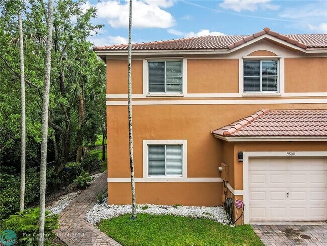 Building Photo - 9800 NW 19th Pl