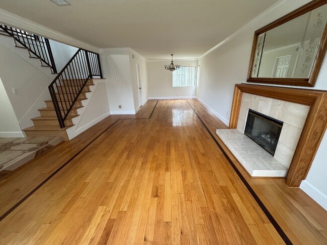 Foto del edificio - 4035 W 178th St
