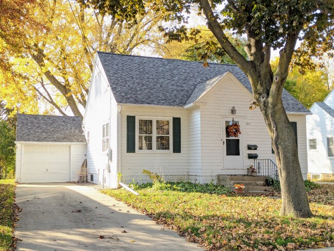 Foto del edificio - 1215 7th Ave SE