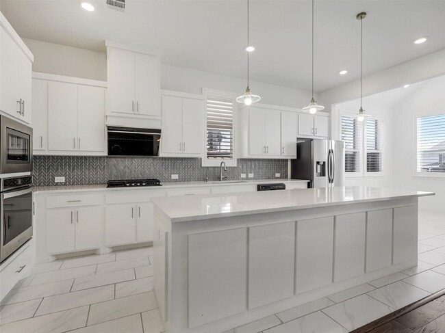 Building Photo - 8308 Pine Valley Dr
