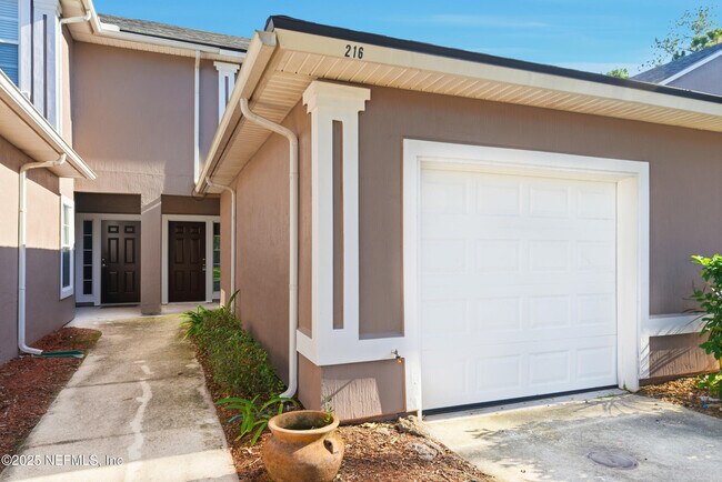 Foto del edificio - 216 Scrub Jay Dr