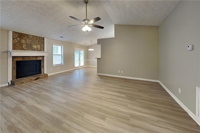 Building Photo - 815 Riverstone Ln