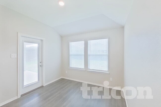 Foto del edificio - 848 Glover Dr