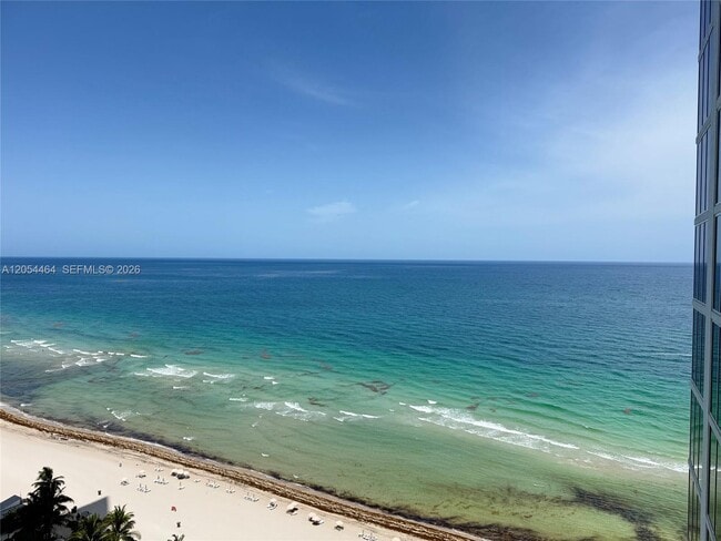 Foto del edificio - 18911 Collins Ave