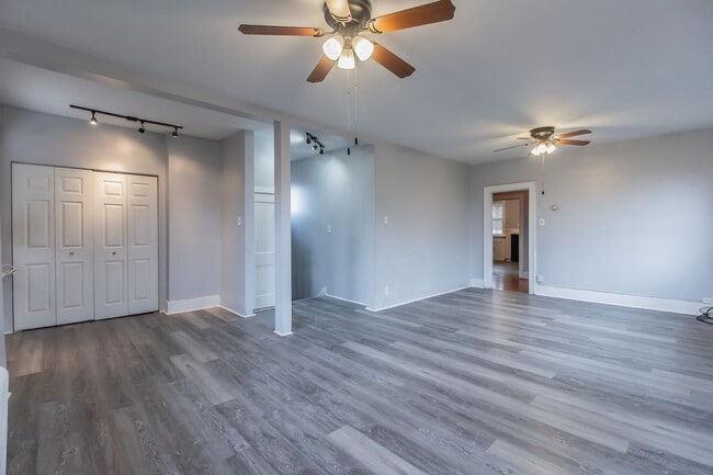 Building Photo - Loft like living in Carondelet...Coming Soon!