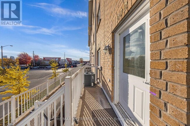 Photo du bâtiment - 1775 Markham Rd