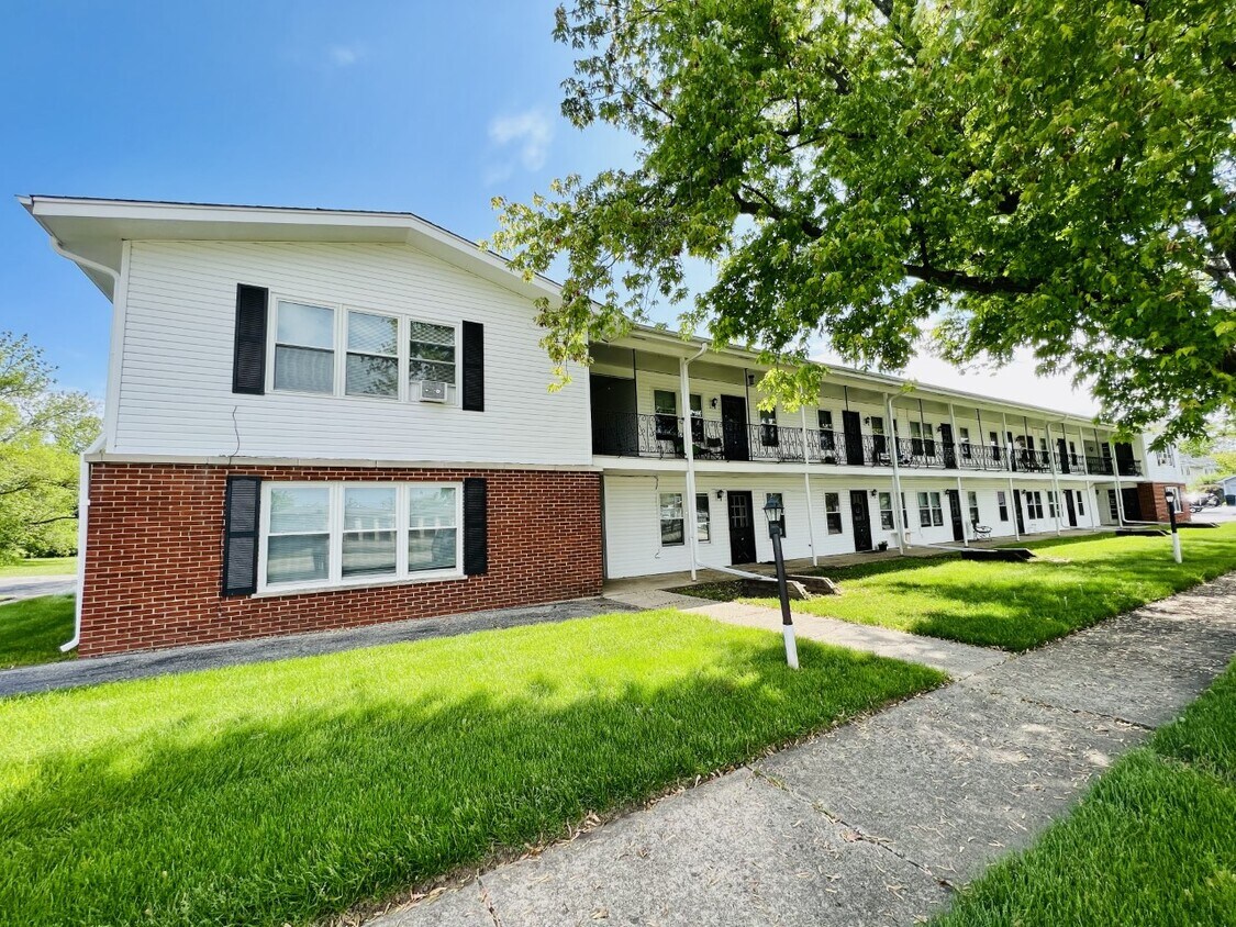 575 Berry Ave Unit 1B, Grayslake, IL 60030 Apartments Grayslake, IL