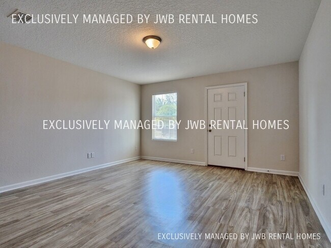 Building Photo - 8486 McGirts Village Ln