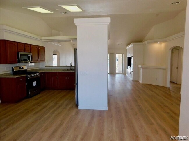 Building Photo - 6170 Via Del Aqua Dr