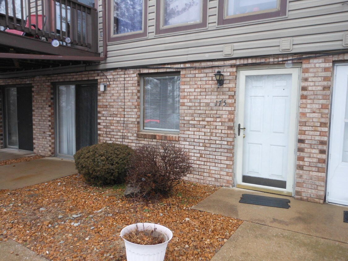 Primary Photo - 175 Sandridge Dr